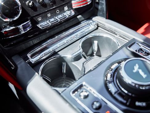 Used 2024 Rolls-Royce Cullinan Black Badge w/ Dark Exterior Package image 80