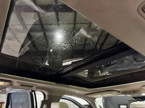 Used 2019 Ford Expedition Platinum image 30