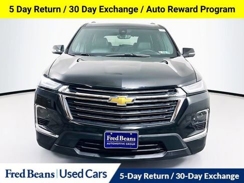 Used 2023 Chevrolet Traverse LT w/ LT Premium Package AWD/4WD image 2