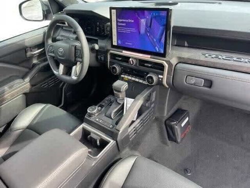 New 2024 Toyota Tacoma Limited w/ Limited Package (LT) image 15