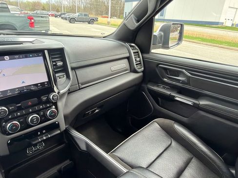 Used 2024 RAM 1500 Laramie AWD/4WD image 14