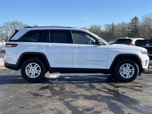 Used 2023 Jeep Grand Cherokee Laredo w/ Luxury Tech Group I image 42