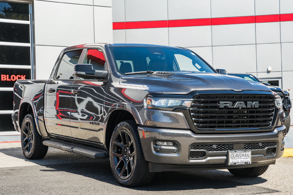 Used 2025 RAM 1500 Laramie w/ Night Edition AWD/4WD 360° Tour