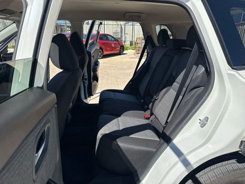 Used 2023 Nissan Rogue SV image 28