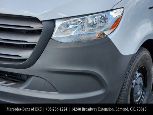 New 2024 Mercedes-Benz eSprinter 170 Cargo image 7