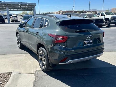 New 2026 Chevrolet Trax LT w/ Driver Confidence Package FWD image 22