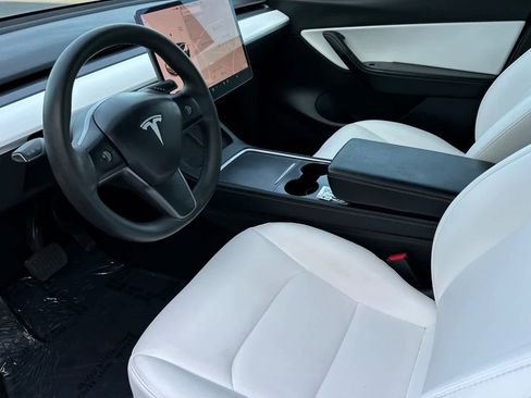 Used 2021 Tesla Model Y Long Range image 11
