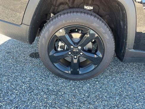 New 2025 Jeep Grand Cherokee L Limited w/ Black Appearance Package image 25