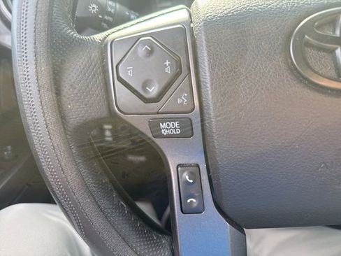 Used 2021 Toyota Tacoma TRD Sport w/ Technology Package image 15