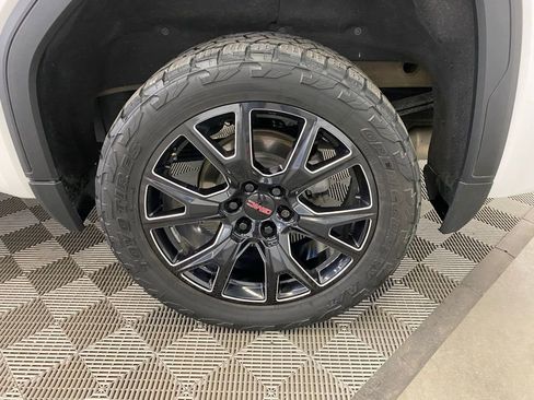 Used 2022 GMC Sierra 1500 Denali w/ Denali Premium Package image 8