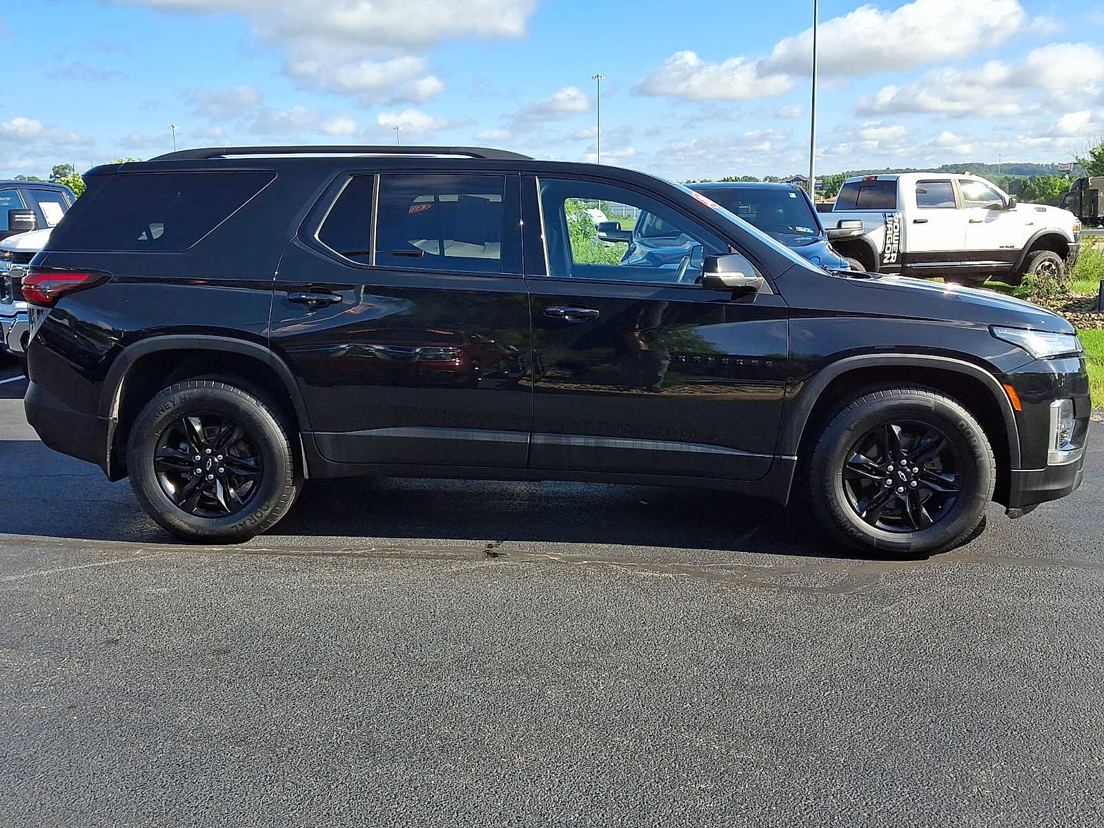 Used 2023 Chevrolet Traverse LT w/ Midnight/Sport Edition AWD/4WD image 7