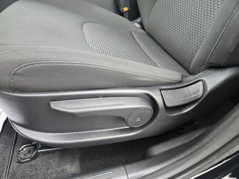 Used 2025 Kia Sportage LX FWD image 26