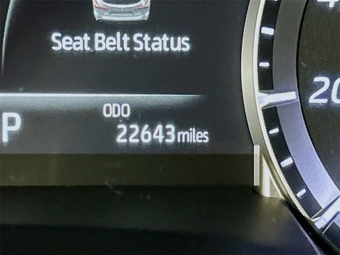 Used 2023 Toyota Highlander XLE image 10