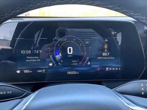 Used 2025 Chevrolet Equinox LT AWD/4WD image 16