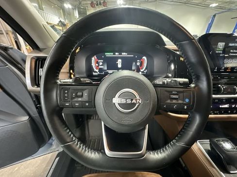 Used 2022 Nissan Pathfinder Platinum w/ Cargo Package AWD/4WD image 15