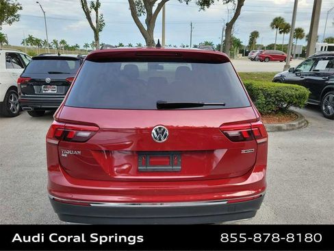 Used 2021 Volkswagen Tiguan SE w/ Panoramic Sunroof Package image 5