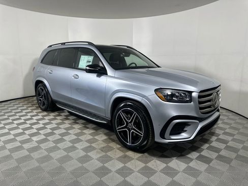 New 2025 Mercedes-Benz GLS 450 4MATIC image 2
