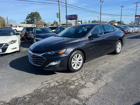 Used 2023 Chevrolet Malibu LT image 2