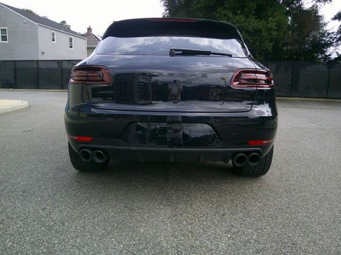 Used 2018 Porsche Macan Turbo image 23