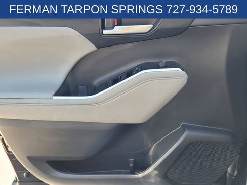 Used 2023 Toyota Highlander XLE image 25