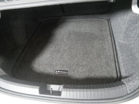 Certified 2022 Volkswagen Jetta SE w/ Panoramic Sunroof Package image 18