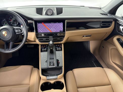 Certified 2024 Porsche Macan AWD/4WD image 29