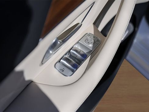 Used 2025 Mercedes-Benz GLE 350 4MATIC image 22