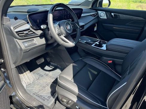 New 2026 Buick Enclave Avenir w/ Super Cruise Package FWD image 9
