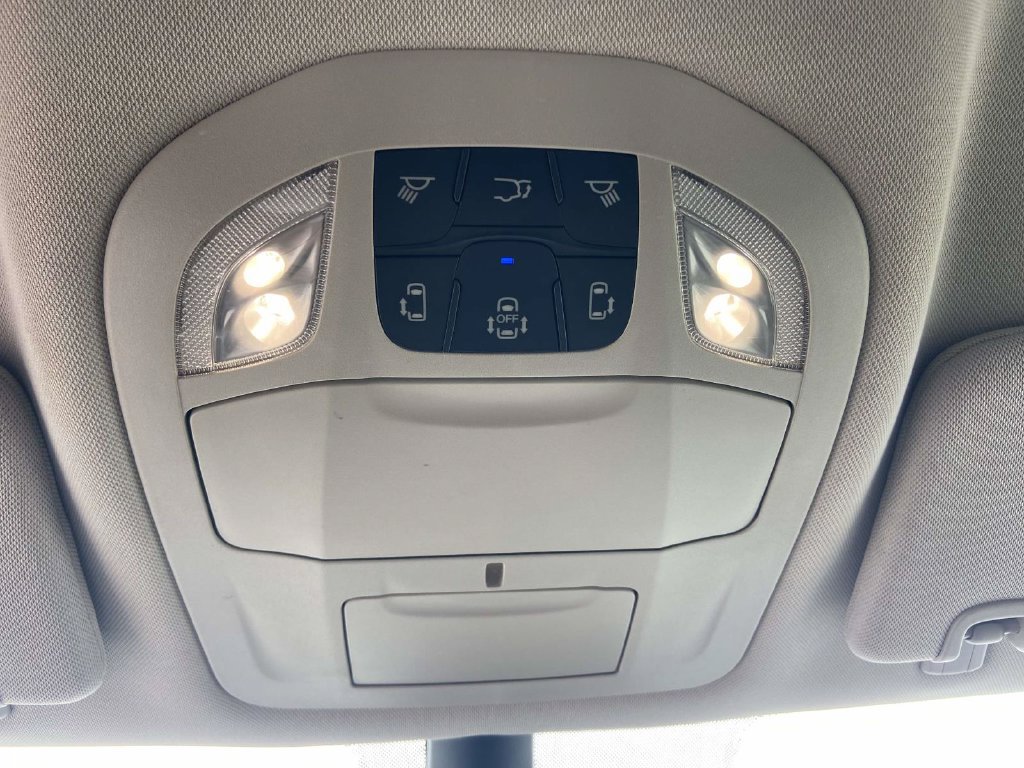 Used 2024 Chrysler Pacifica Touring-L FWD image 17