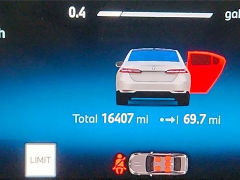 Used 2025 BMW 540i xDrive image 42