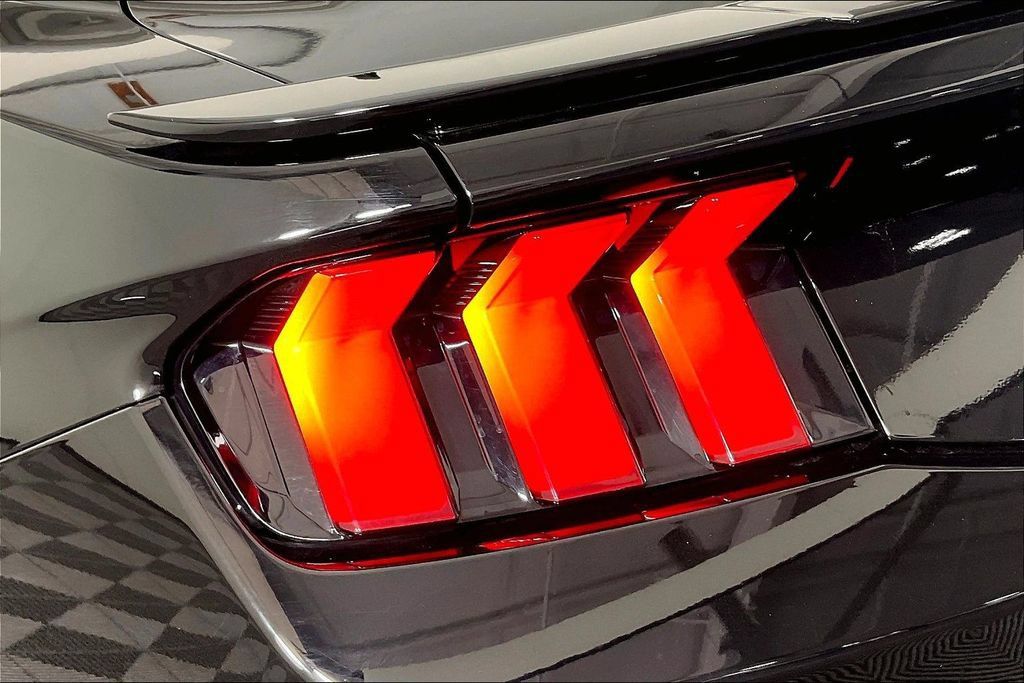 Used 2025 Ford Mustang GT Premium RWD image 34