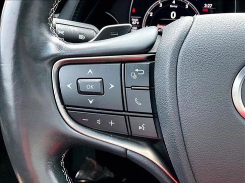 Used 2021 Lexus LS 500 w/ Accessory Package (Z2) RWD image 20