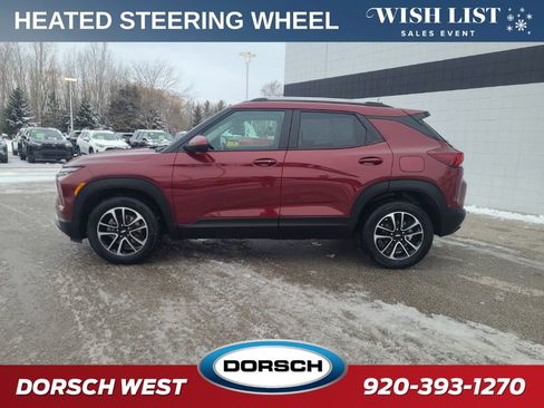 Used 2024 Chevrolet TrailBlazer LT w/ LT Cold Weather Package image 2