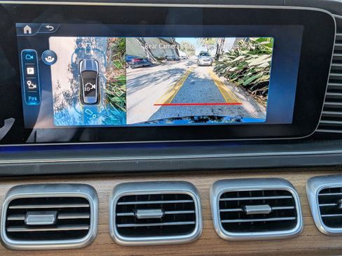 Used 2025 Mercedes-Benz GLE 450 4MATIC image 12