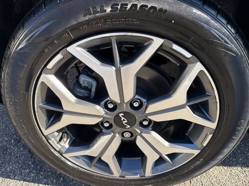 Used 2022 Kia Seltos EX image 9