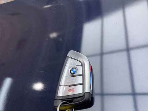 Used 2022 BMW X6 xDrive40i w/ M Sport Package image 61