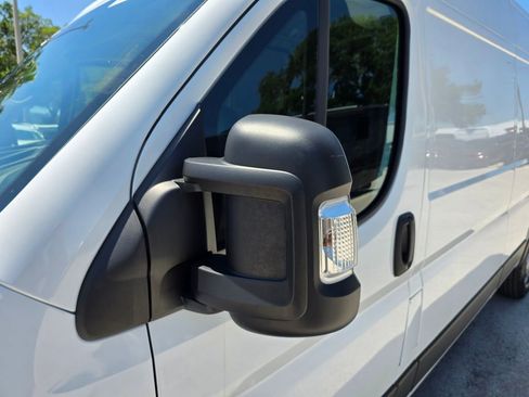 Used 2025 RAM ProMaster 2500 w/ Convenience Group image 10