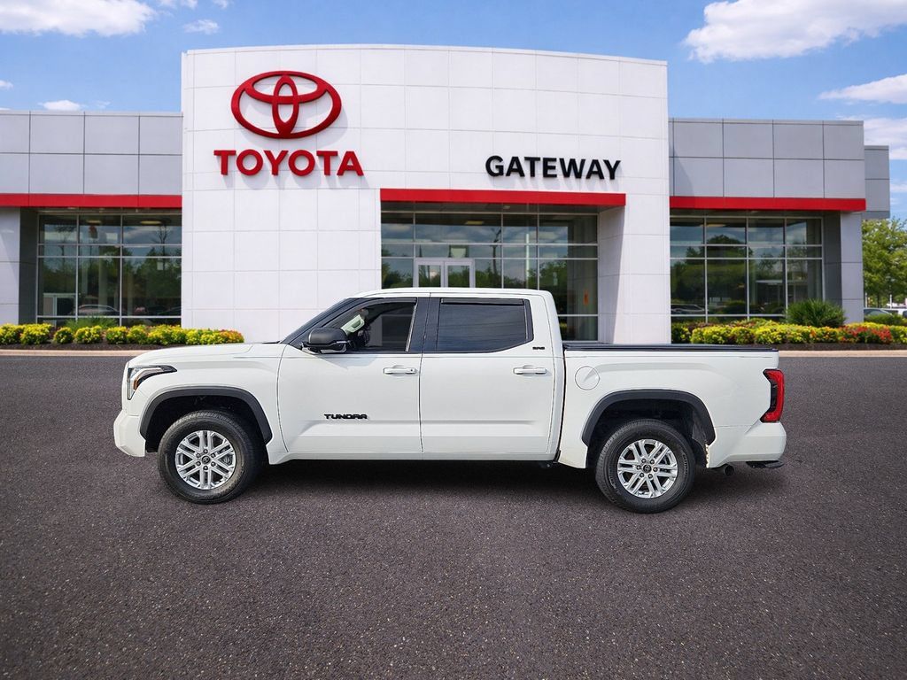 Used 2022 Toyota Tundra SR5 w/ SR5 Premium Package AWD/4WD image 7