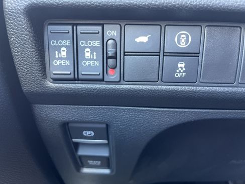 Certified 2024 Honda Odyssey Sport image 26