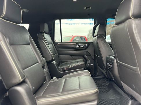 Used 2022 Chevrolet Suburban Premier AWD/4WD image 16