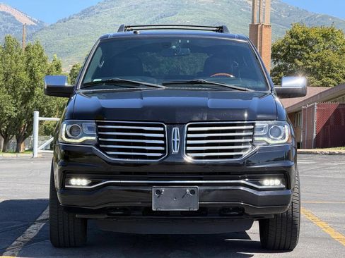 Used 2017 Lincoln Navigator L Select AWD/4WD image 8