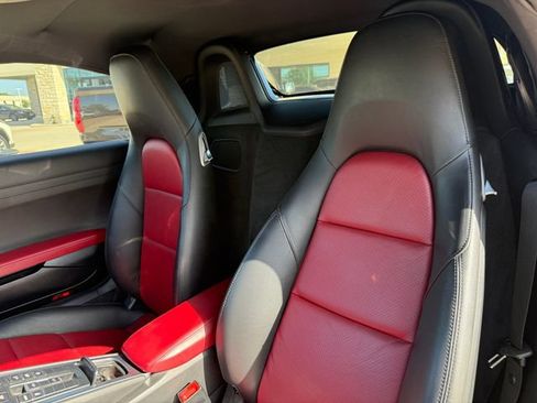 Used 2020 Porsche 718 Boxster RWD image 24