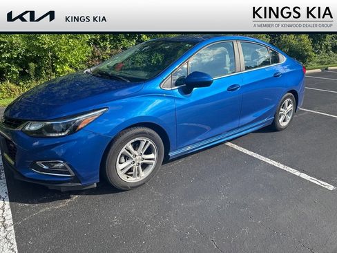 Used 2017 Chevrolet Cruze LT w/ RS Package FWD image 1