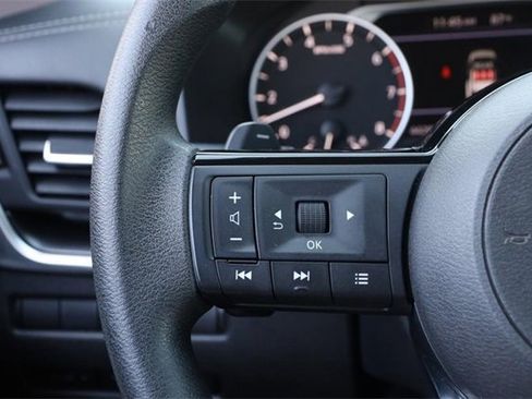 Certified 2023 Nissan Rogue SV image 11