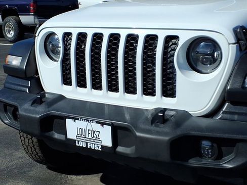 Used 2020 Jeep Gladiator Sport w/ Quick Order Package 24S image 33