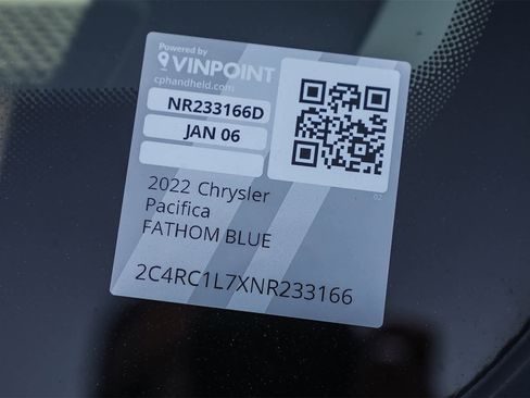 Used 2022 Chrysler Pacifica Touring-L image 24