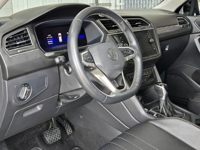 Used 2022 Volkswagen Tiguan SE FWD image 9