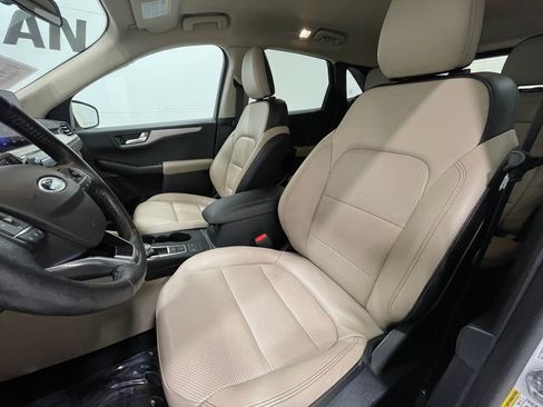 Used 2020 Ford Escape SEL image 13