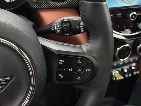 Used 2024 MINI Cooper SE w/ Signature Upholstery Package image 23