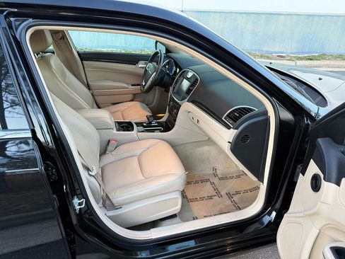 Used 2014 Chrysler 300 RWD image 19